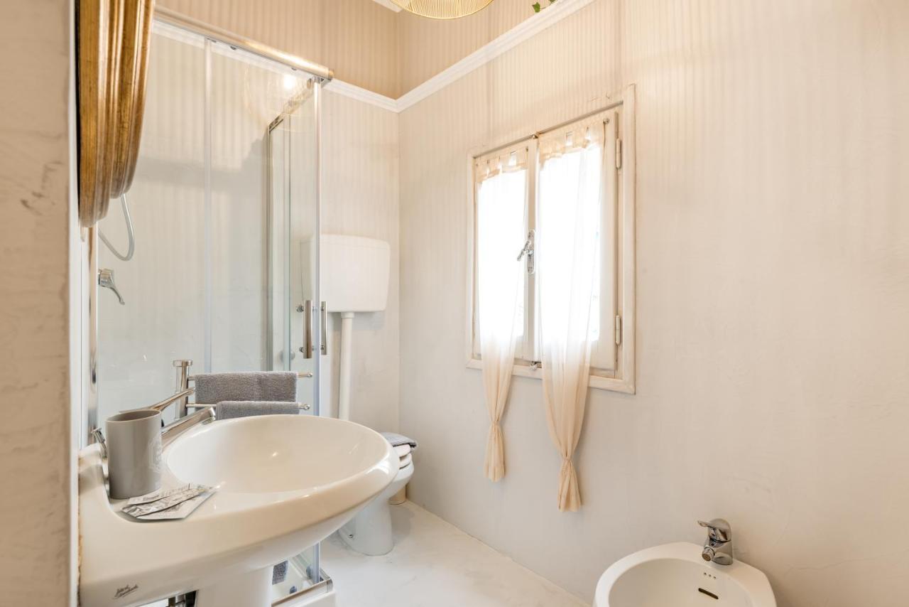 Moulin Rouge Lerici Apartment Ngoại thất bức ảnh