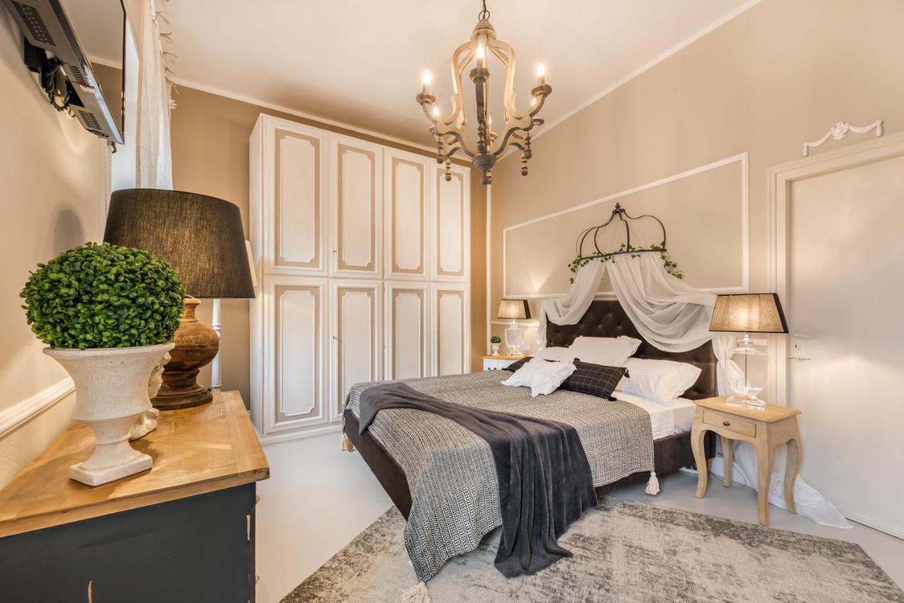 Moulin Rouge Lerici Apartment Ngoại thất bức ảnh